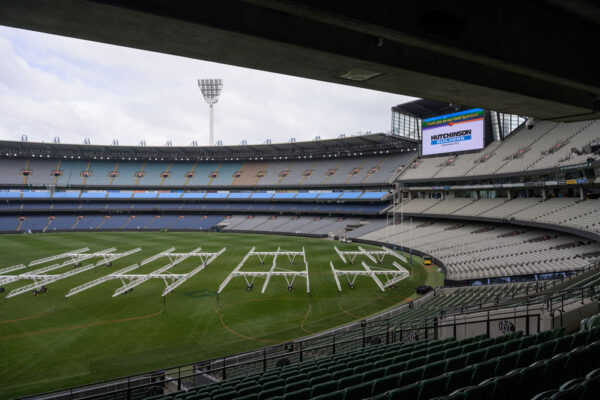 No usage rights of any kind granted without written authorization from Darren Henderson. To request permission for usage, please contact info@imagingaspects.com