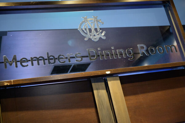 No usage rights of any kind granted without written authorization from Darren Henderson. To request permission for usage, please contact info@imagingaspects.com