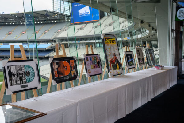 No usage rights of any kind granted without written authorization from Darren Henderson. To request permission for usage, please contact info@imagingaspects.com