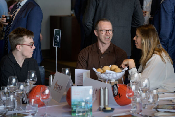 No usage rights of any kind granted without written authorization from Darren Henderson. To request permission for usage, please contact info@imagingaspects.com