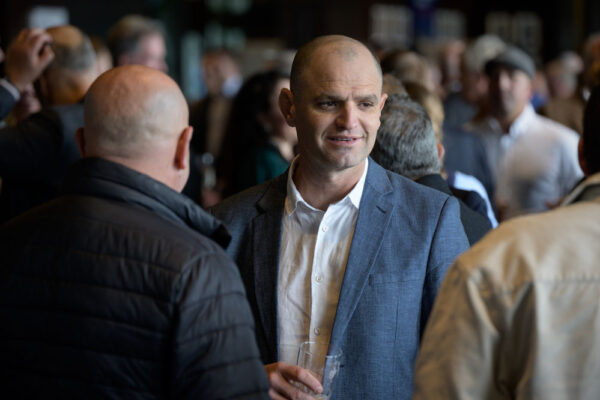 No usage rights of any kind granted without written authorization from Darren Henderson. To request permission for usage, please contact info@imagingaspects.com