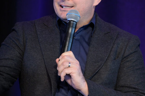 No usage rights of any kind granted without written authorization from Darren Henderson. To request permission for usage, please contact info@imagingaspects.com