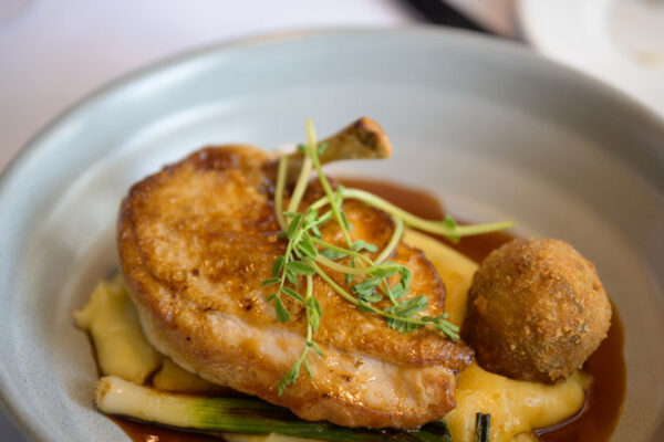 No usage rights of any kind granted without written authorization from Darren Henderson. To request permission for usage, please contact info@imagingaspects.com