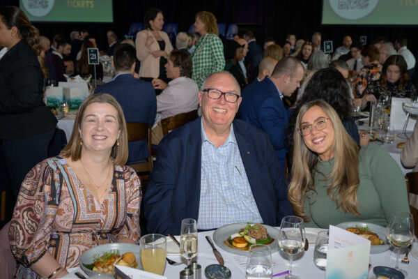 No usage rights of any kind granted without written authorization from Darren Henderson. To request permission for usage, please contact info@imagingaspects.com