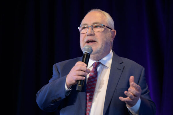 No usage rights of any kind granted without written authorization from Darren Henderson. To request permission for usage, please contact info@imagingaspects.com